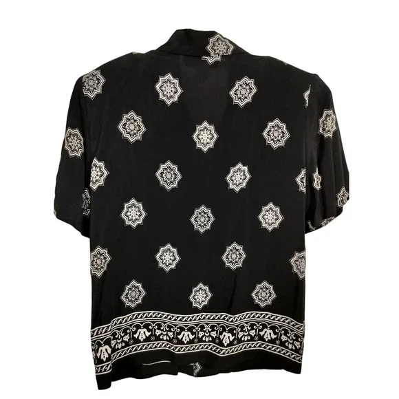 3203) Norton McNaughton Hawaiian Print Button Up Collar Short Sleeve Top Sized 8 - Picture 3 of 7